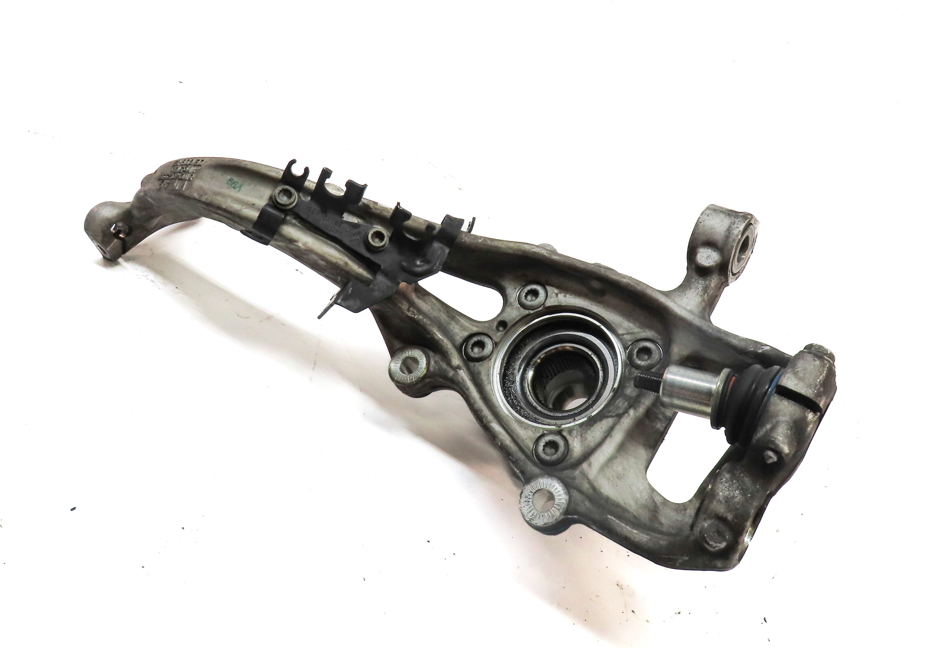 17-19 AUDI A4 A5 S5 (B9 8W 8W6) FRONT LEFT DRIVER SPINDLE KNUCKLE HUB BEARING — exact item pictured
